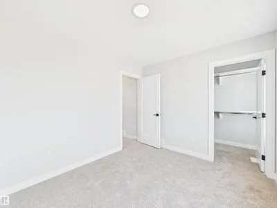 139 CALEDON CR photo 25