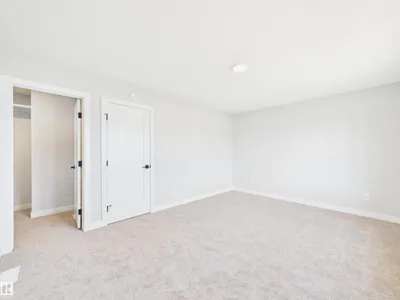139 CALEDON CR photo 31