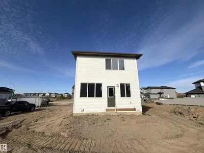 139 CALEDON CR photo 35