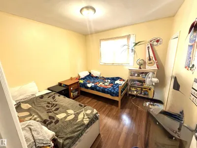 8108 124 AV NW photo 12