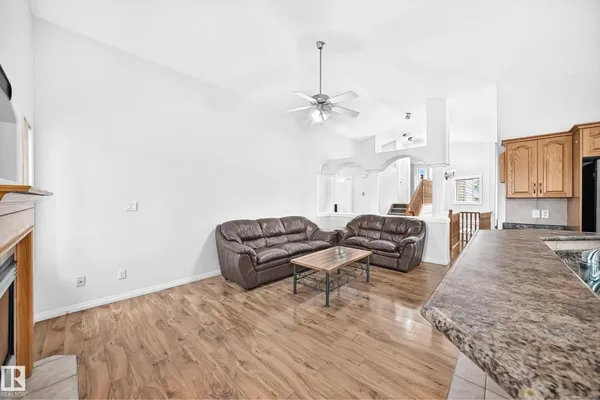 3460 30 St NW photo 2
