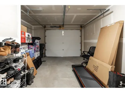 19216 27 AV NW photo 38