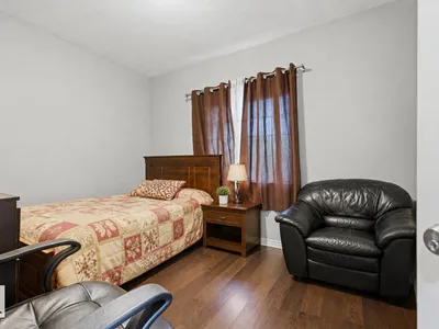 11827 56 ST NW photo 23