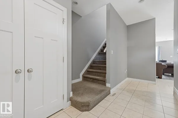 11827 56 ST NW photo 3