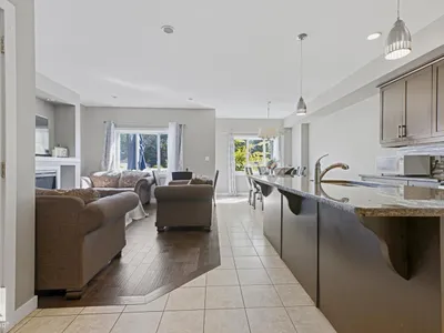 11827 56 ST NW photo 4