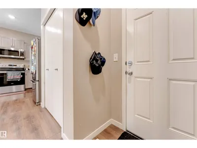 1410 26 AV NW photo 19