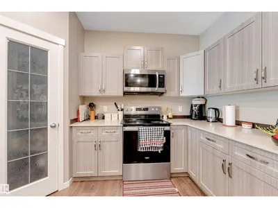 1410 26 AV NW photo 18