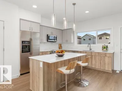 1012 14 AV NW photo 18