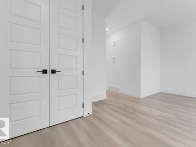 8416 226 ST NW photo 12