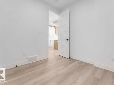 8416 226 ST NW photo 19