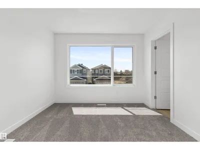 1056 14 AV NW photo 21