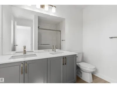 1056 14 AV NW photo 25