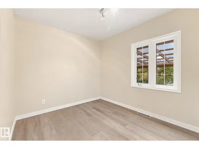 8742 151 ST NW photo 17