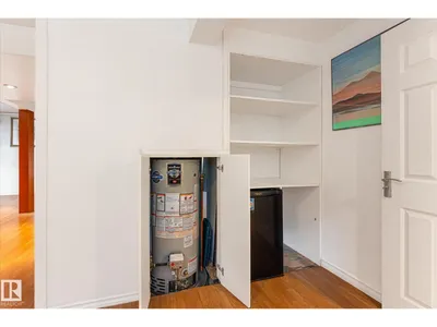 8742 151 ST NW photo 38