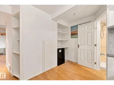 8742 151 ST NW photo 35