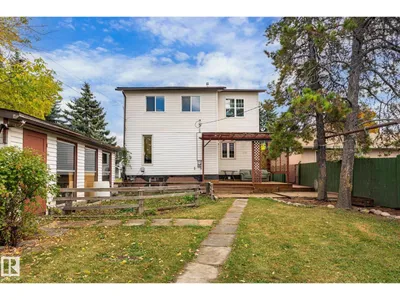 8742 151 ST NW photo 40
