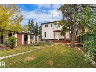 8742 151 ST NW photo 41