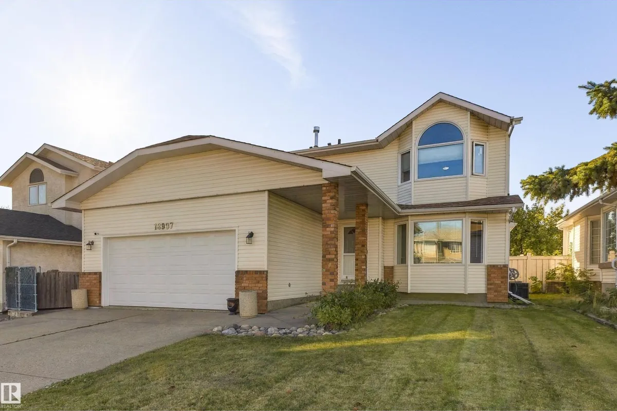 18907 90 AV NW NW exterior