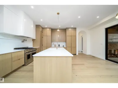 10414 134 ST NW photo 29