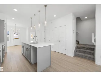 20715 43 AV NW photo 11