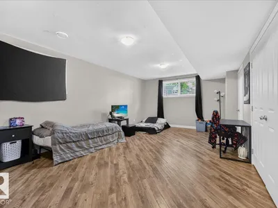 11947 67 ST NW photo 33