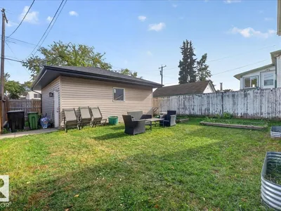 11947 67 ST NW photo 45