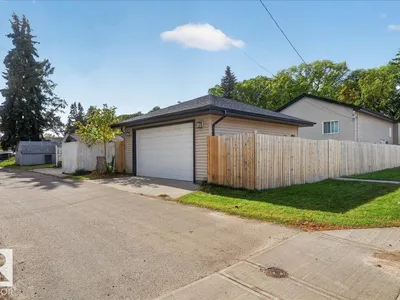 11947 67 ST NW photo 51