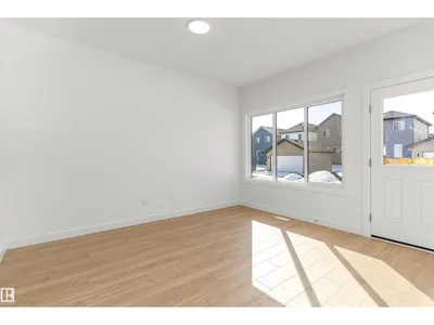 20707 43 AV NW photo 18