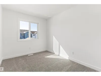 20707 43 AV NW photo 37
