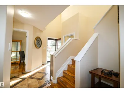 9606 82 AV photo 18
