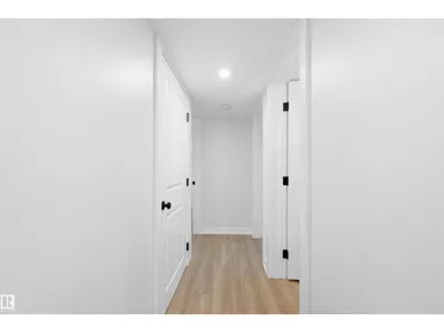 8914 162 ST NW photo 32