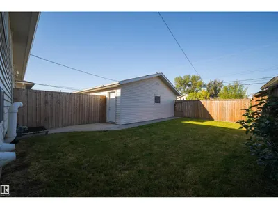 8914 162 ST NW photo 51