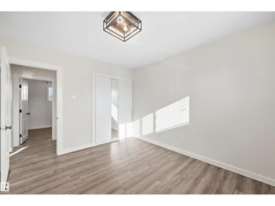 8914 162 ST NW photo 23
