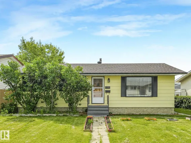 9315 151 AV NW, Edmonton