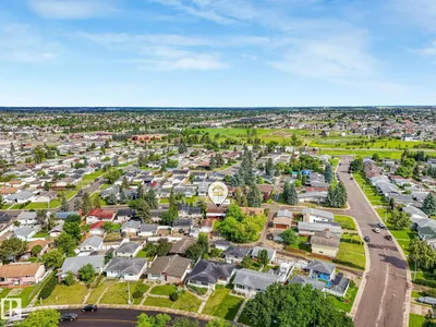 9315 151 AV NW photo 17