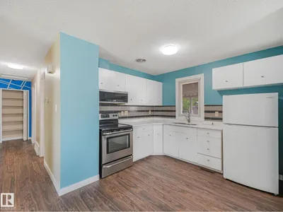 9315 151 AV NW photo 32