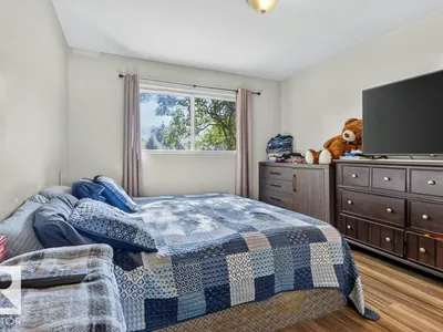 3829 110 AV NW photo 12