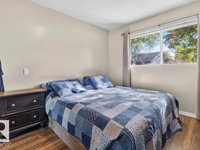 3829 110 AV NW photo 13