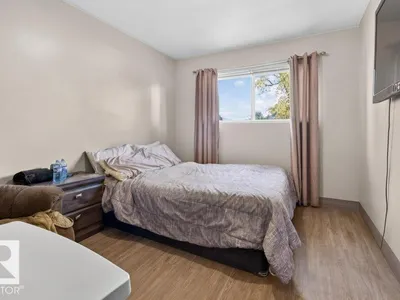 3829 110 AV NW photo 15