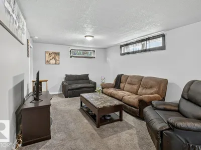 3829 110 AV NW photo 22