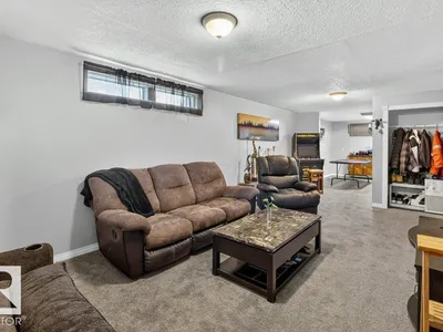3829 110 AV NW photo 23