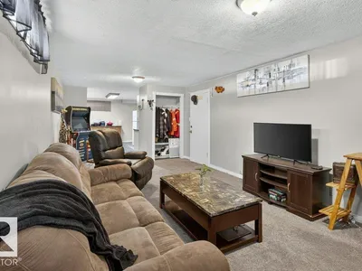 3829 110 AV NW photo 24