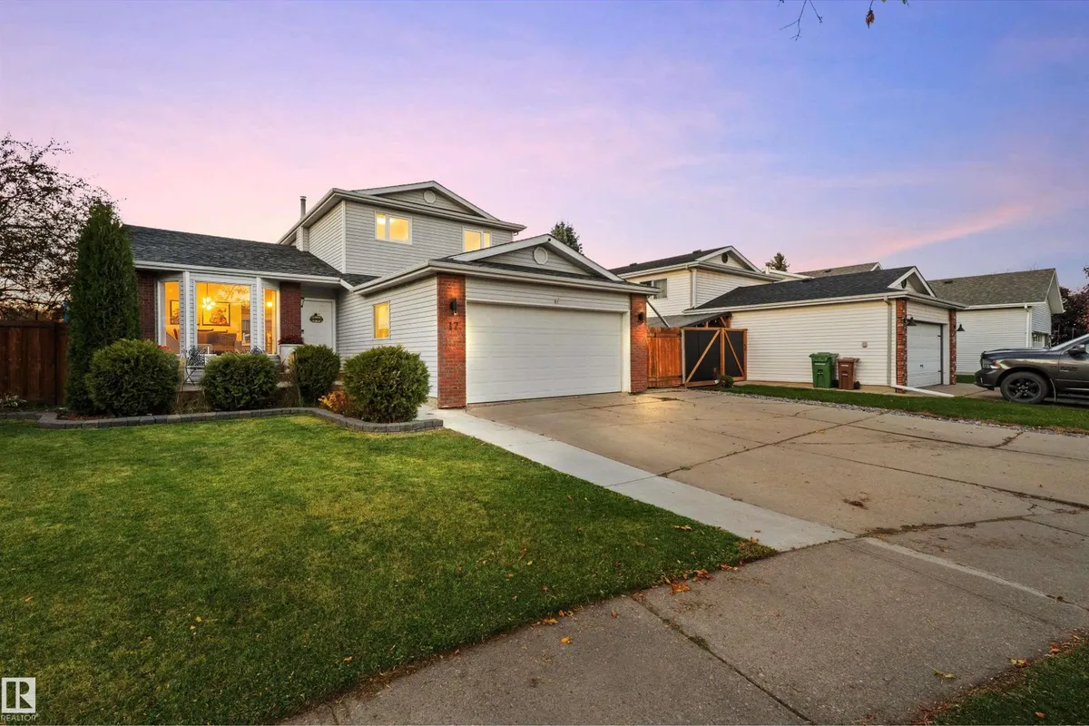 17 DONLEVY PL exterior