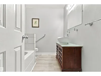 12303 115 AV NW photo 17
