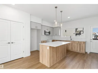 20808 40 AV NW photo 14