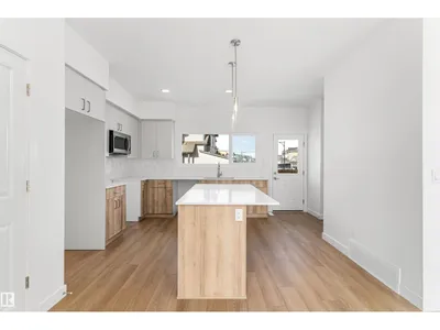 20808 40 AV NW photo 15