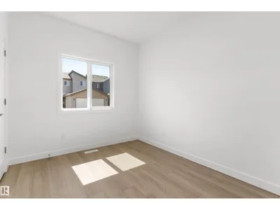 20703 43 AV NW photo 18
