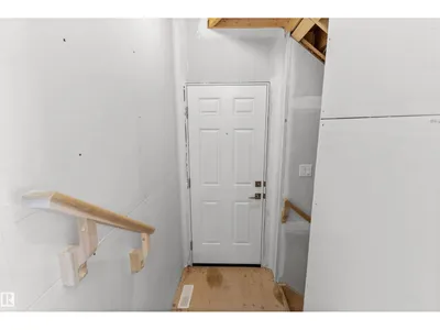 20703 43 AV NW photo 36