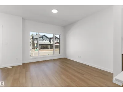 20703 43 AV NW photo 6