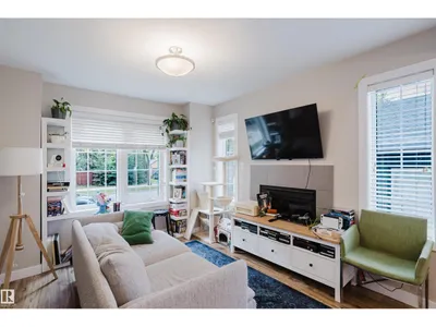 10204 - 10210 113 AV NW photo 27